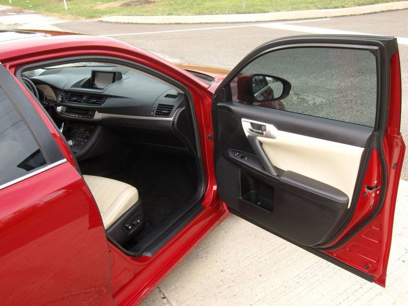 Used 2013 Lexus CT 200h image 21