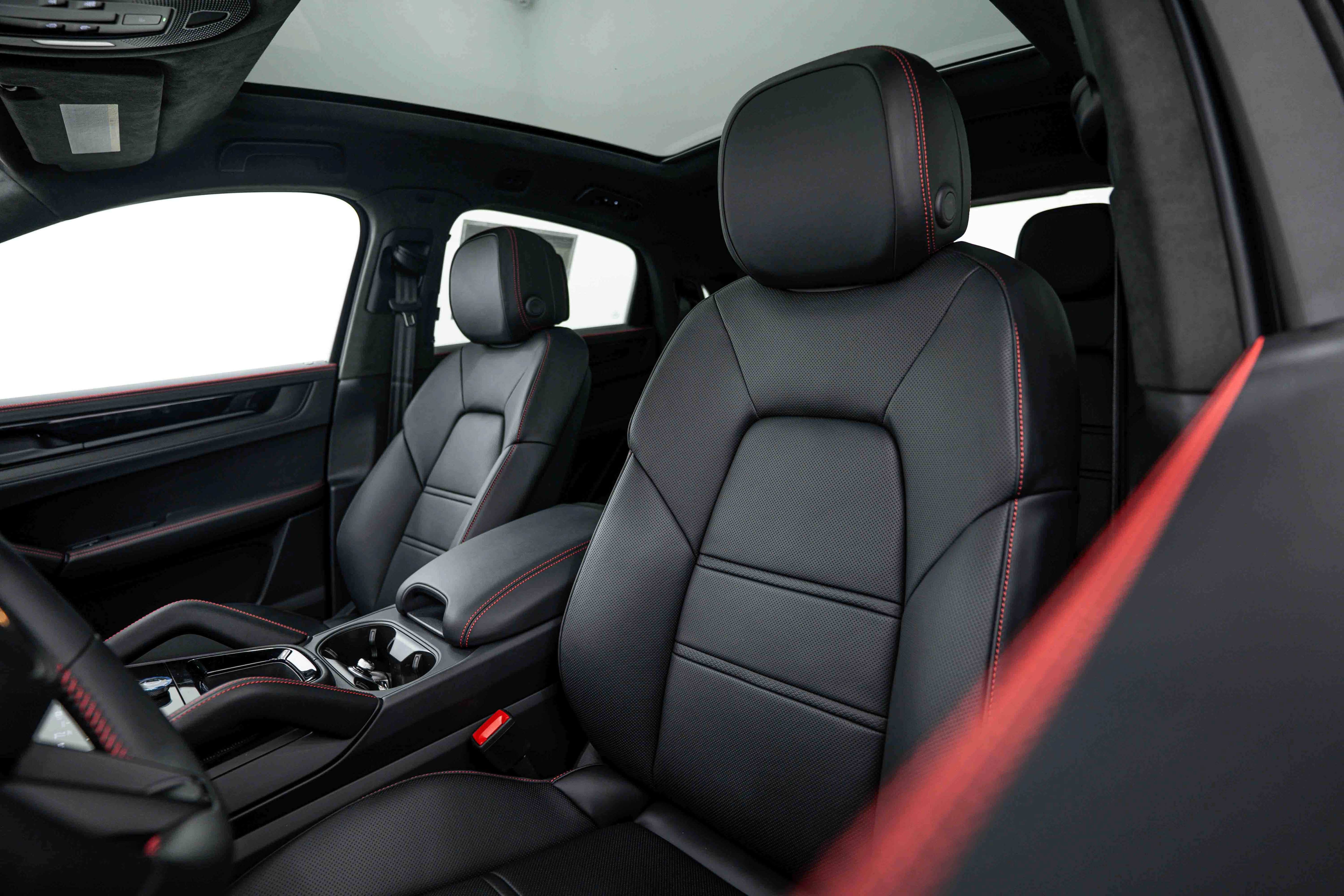 New 2026 Porsche Cayenne GTS AWD/4WD image 20