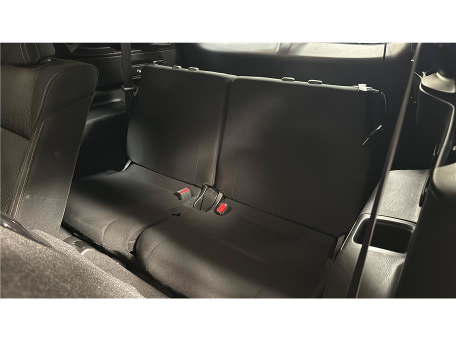 Used 2025 Mitsubishi Outlander ES FWD image 18