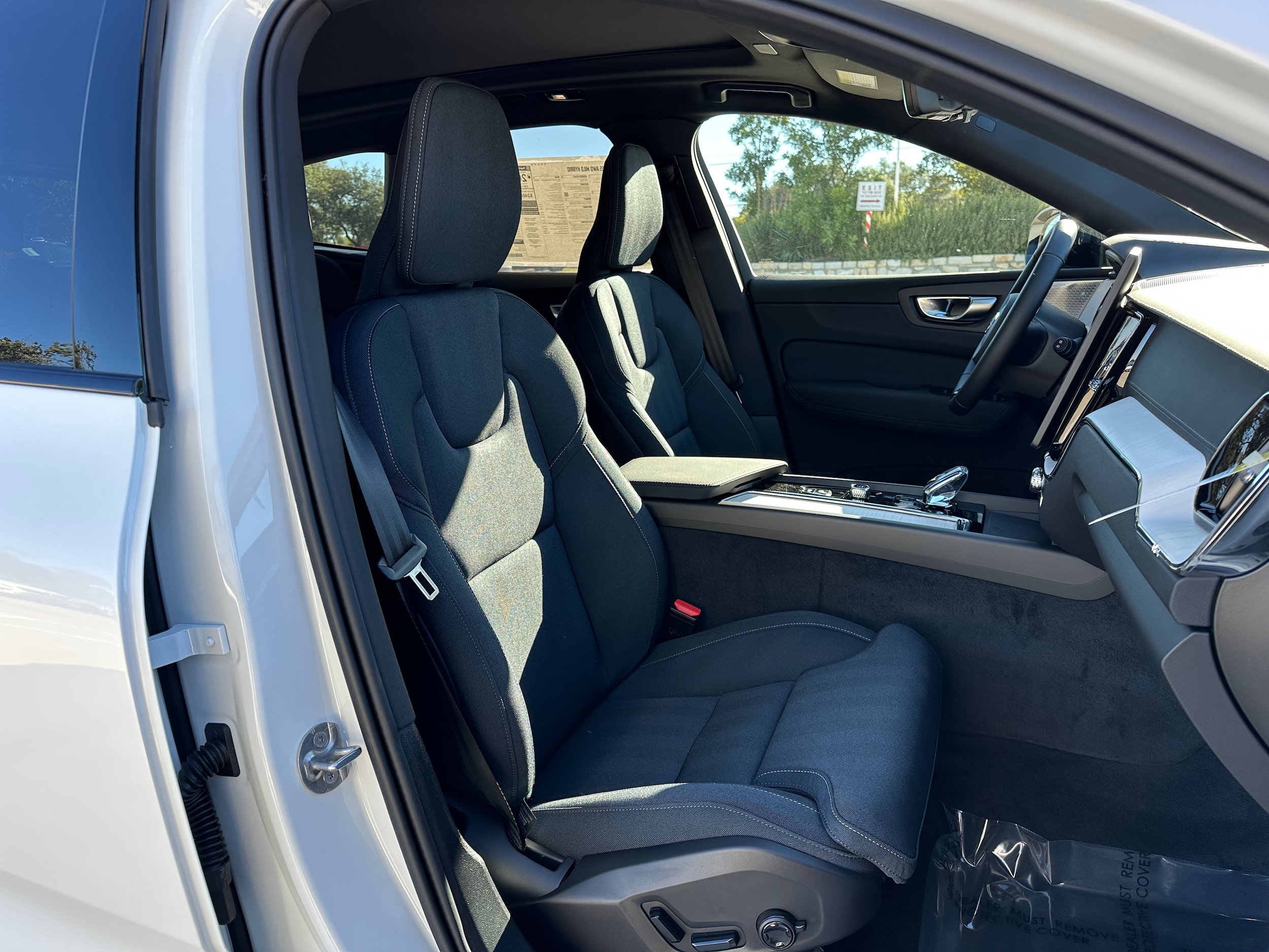 New 2026 Volvo XC60 B5 Ultra w/ Protection Package Premier AWD/4WD image 8