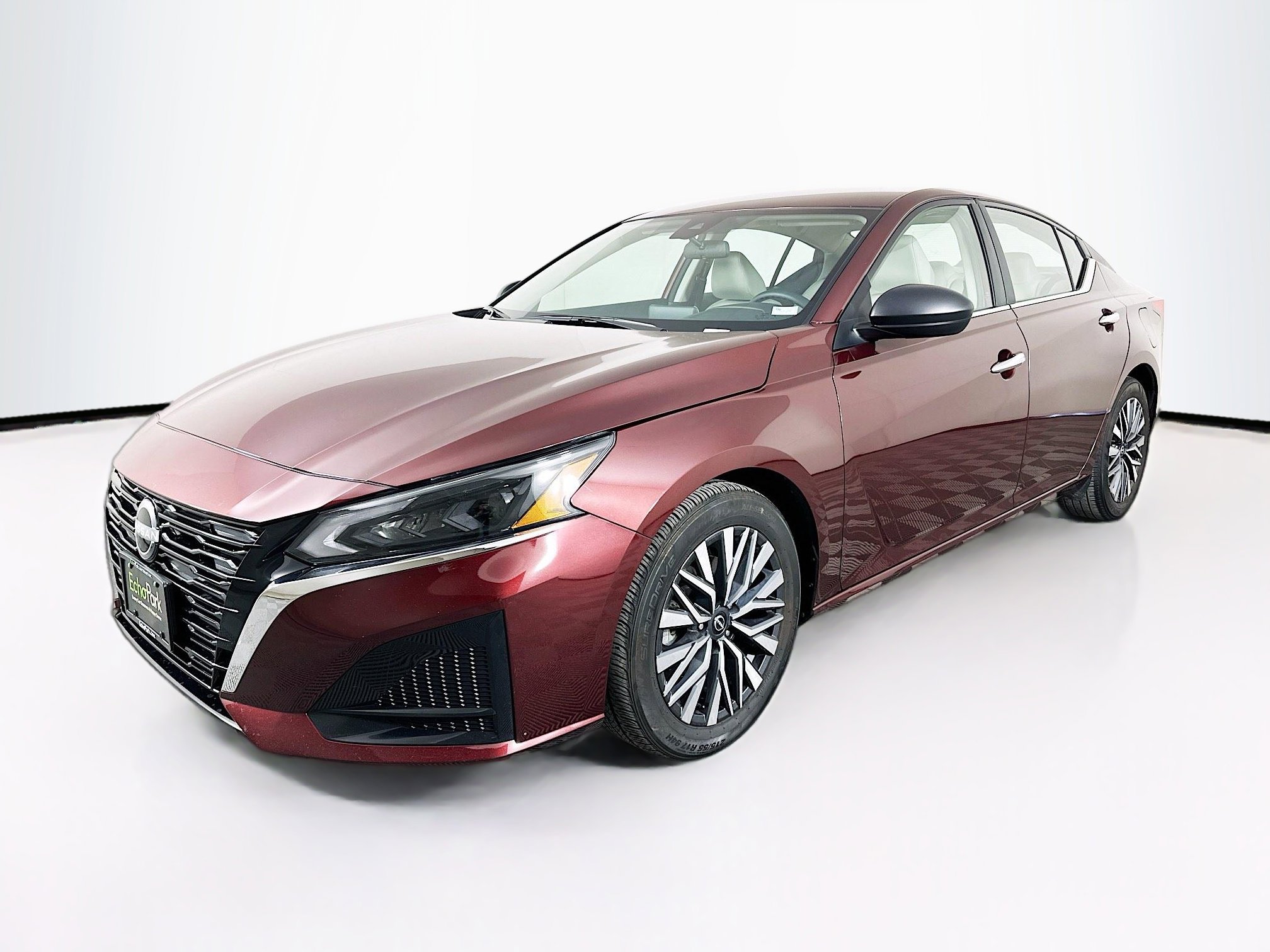 Used 2025 Nissan Altima 2.5 SV image 3