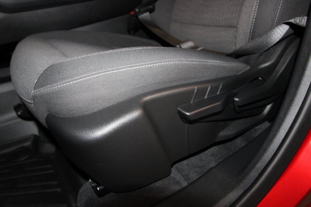 Used 2026 Chevrolet Equinox LT FWD image 7