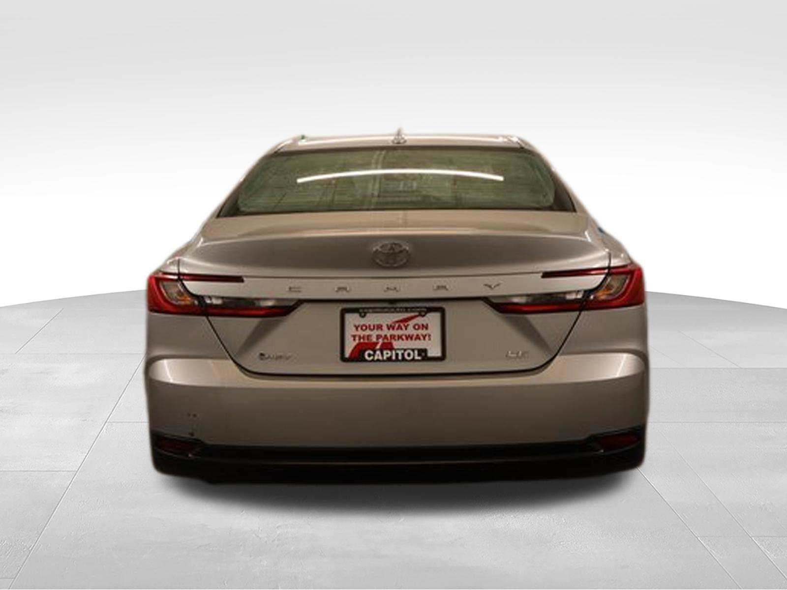 Used 2025 Toyota Camry LE FWD image 4