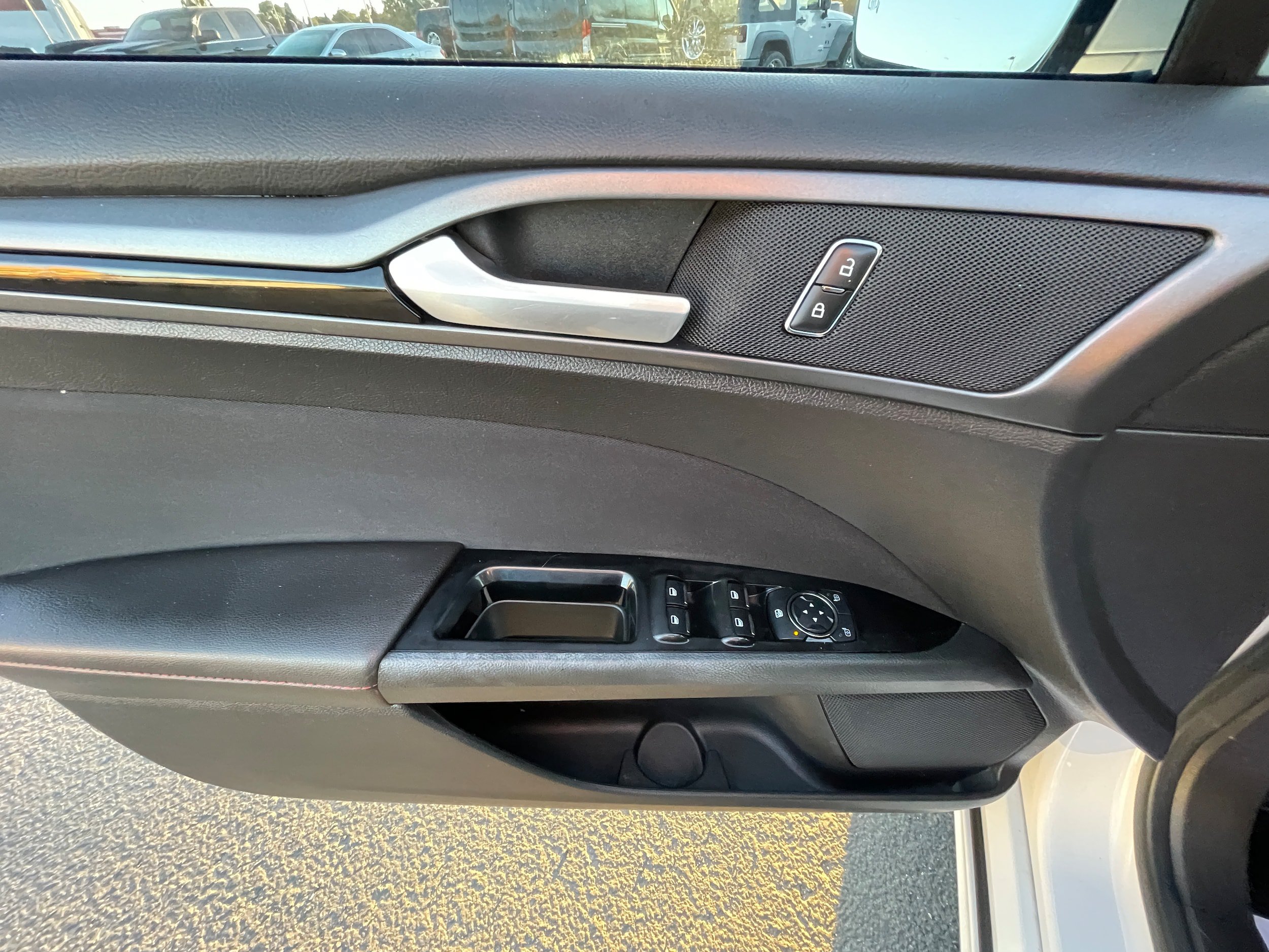Used 2013 Ford Fusion SE FWD image 10