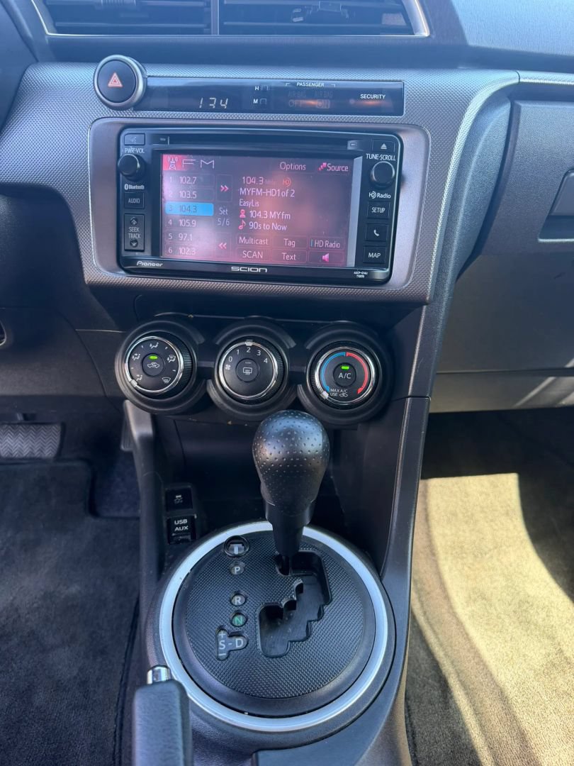 Used 2014 Scion tC FWD image 21