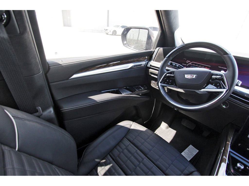 New 2026 Cadillac Escalade ESV Platinum Sport w/ LPO, ONYX Package AWD/4WD image 8