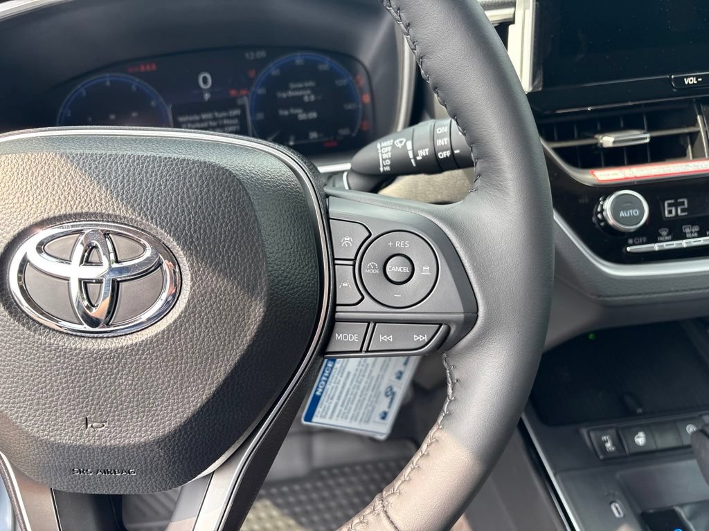 Used 2026 Toyota Corolla Cross XLE AWD/4WD image 23