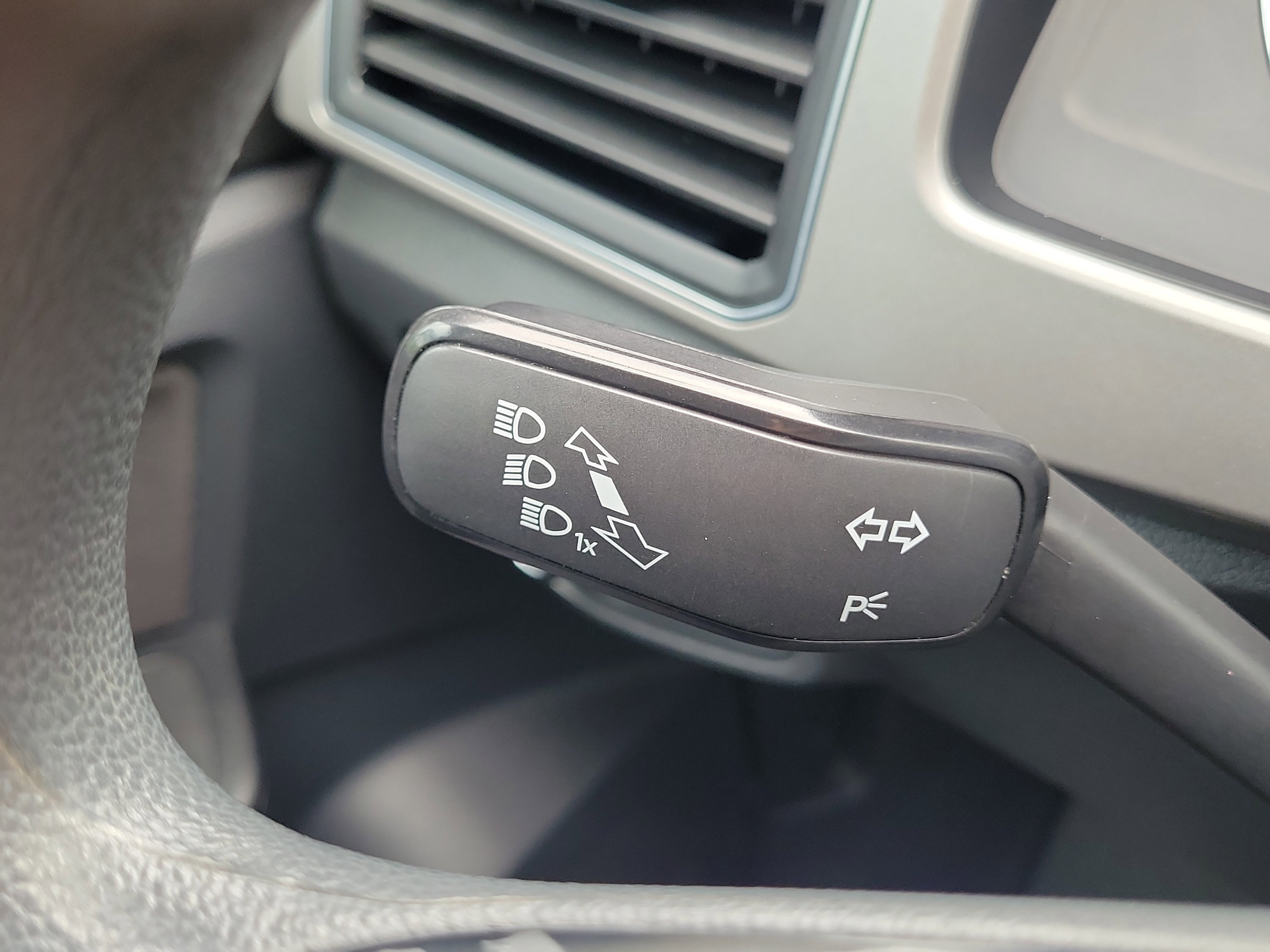 Used 2019 Volkswagen Atlas S FWD image 27