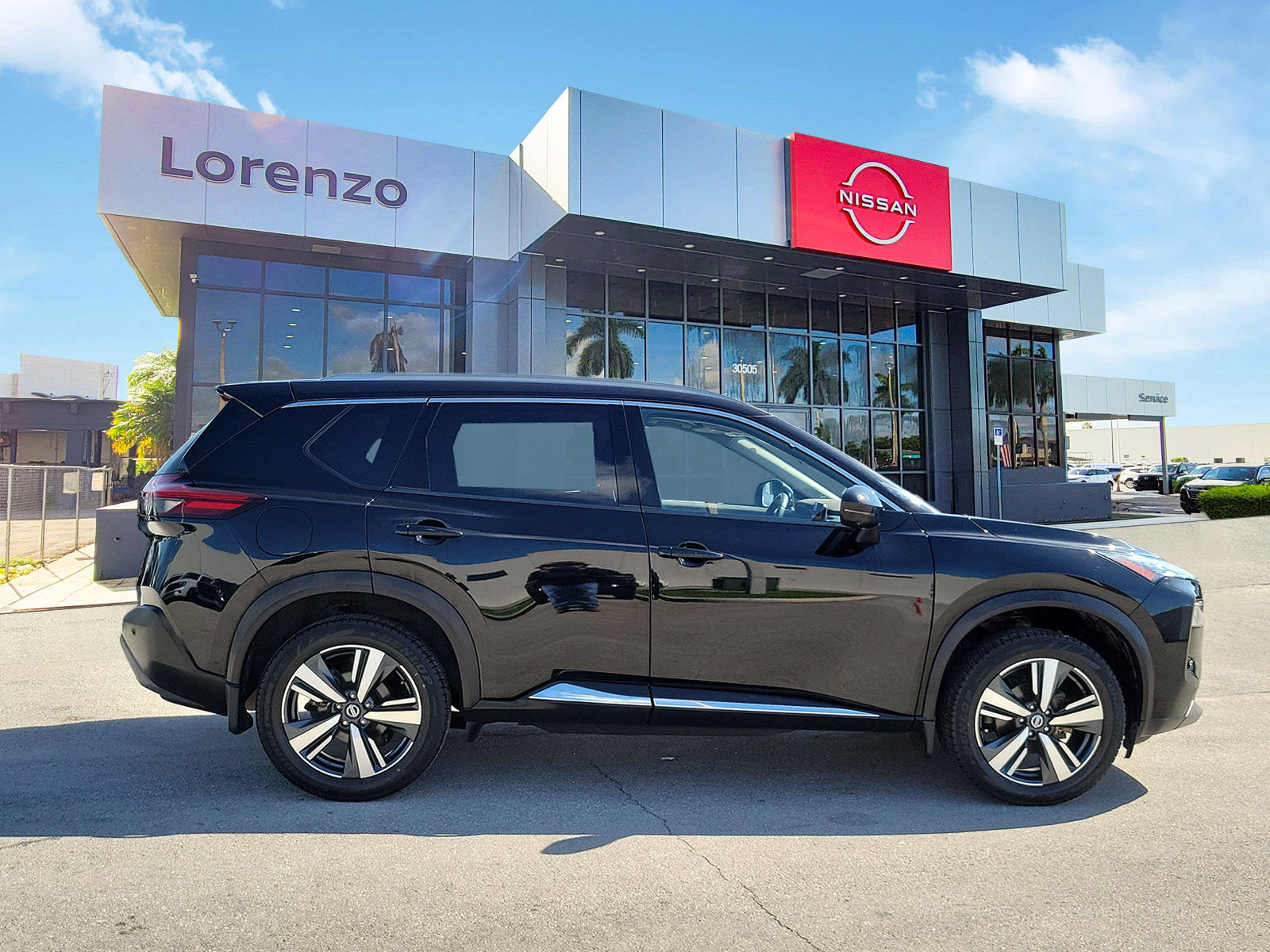 Used 2021 Nissan Rogue SL w/ Premium Package FWD image 4