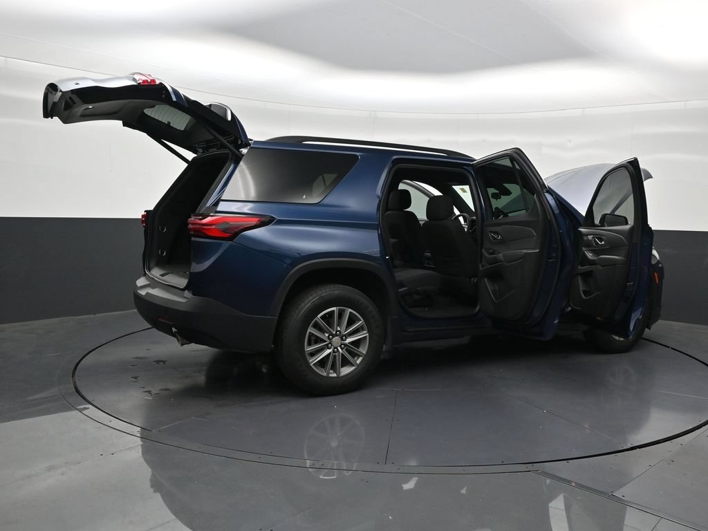 Used 2023 Chevrolet Traverse LT FWD image 32