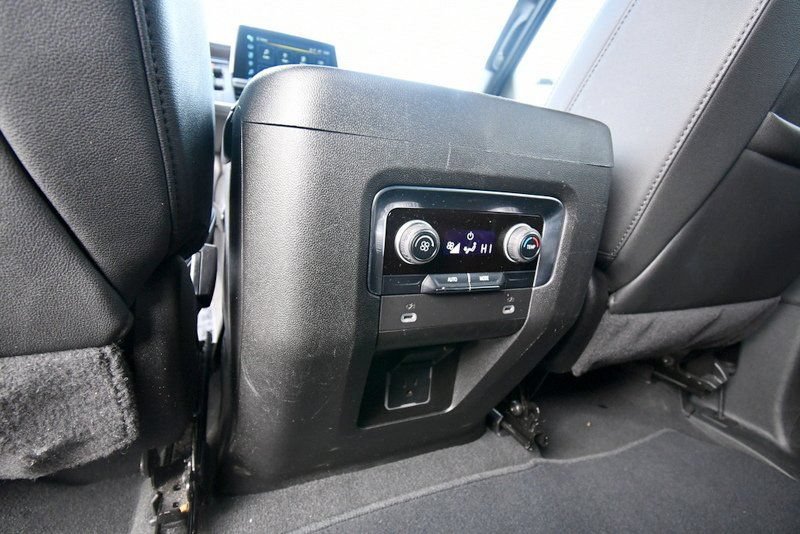 Used 2024 Chevrolet Suburban LT AWD/4WD image 18