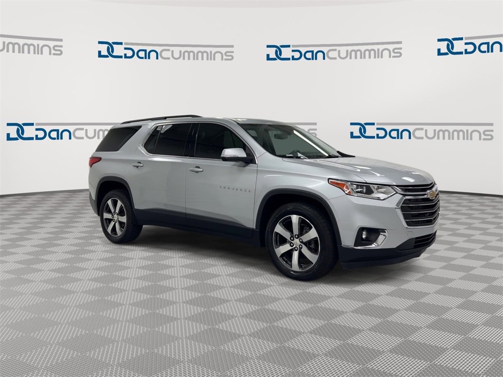 Used 2021 Chevrolet Traverse LT w/ LT Premium Package image 2
