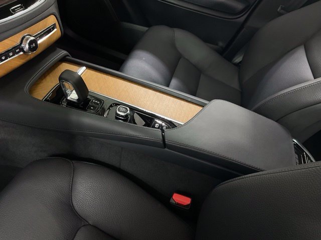 Certified 2024 Volvo XC90 T8 Plus w/ Protection Package Premier AWD/4WD image 14