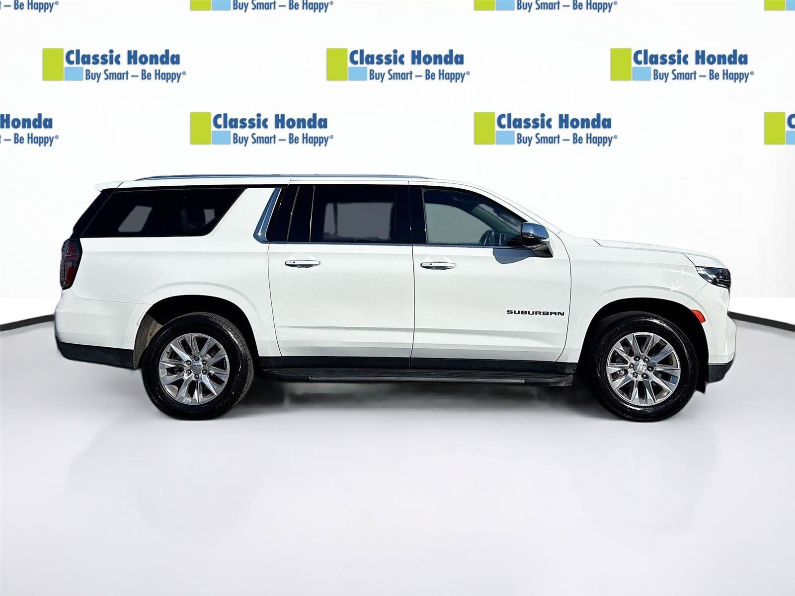 Used 2023 Chevrolet Suburban Premier image 9