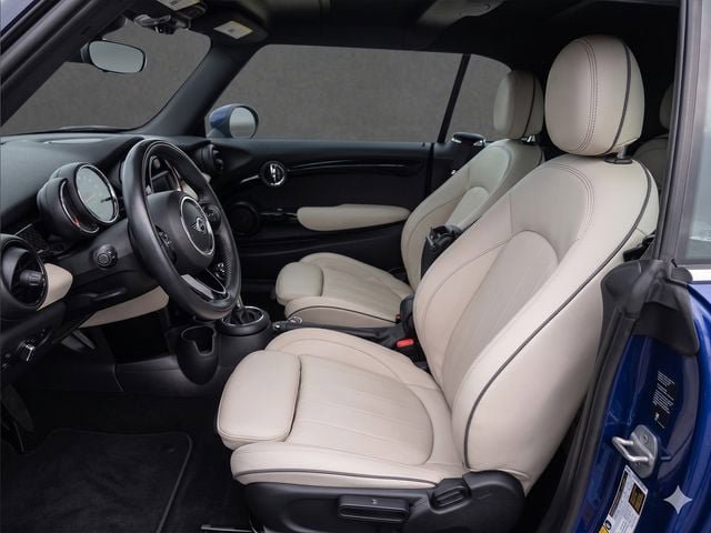 Used 2019 MINI Cooper S w/ Signature Upholstery Package FWD image 3
