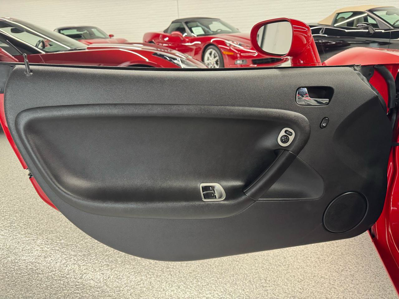 Used 2007 Pontiac Solstice Convertible w/ Premium Package RWD image 40
