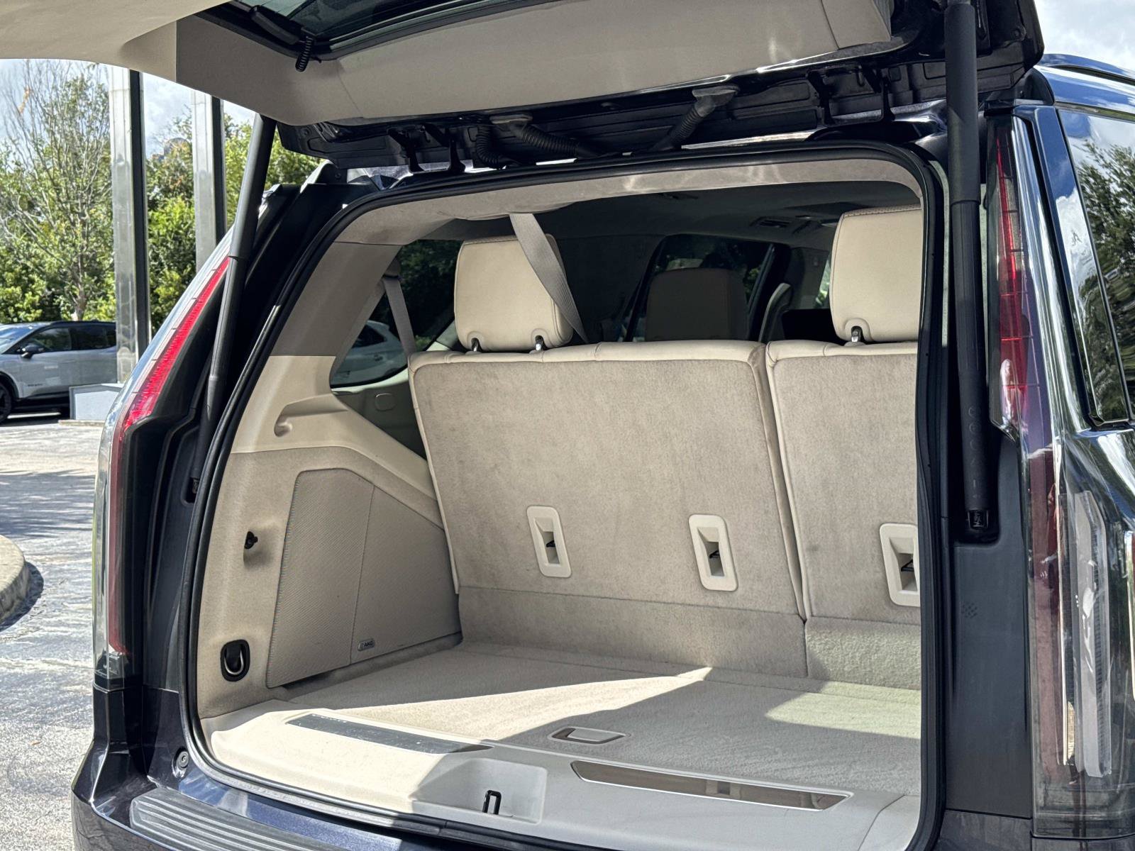 Used 2023 Cadillac Escalade Sport Platinum AWD/4WD image 29