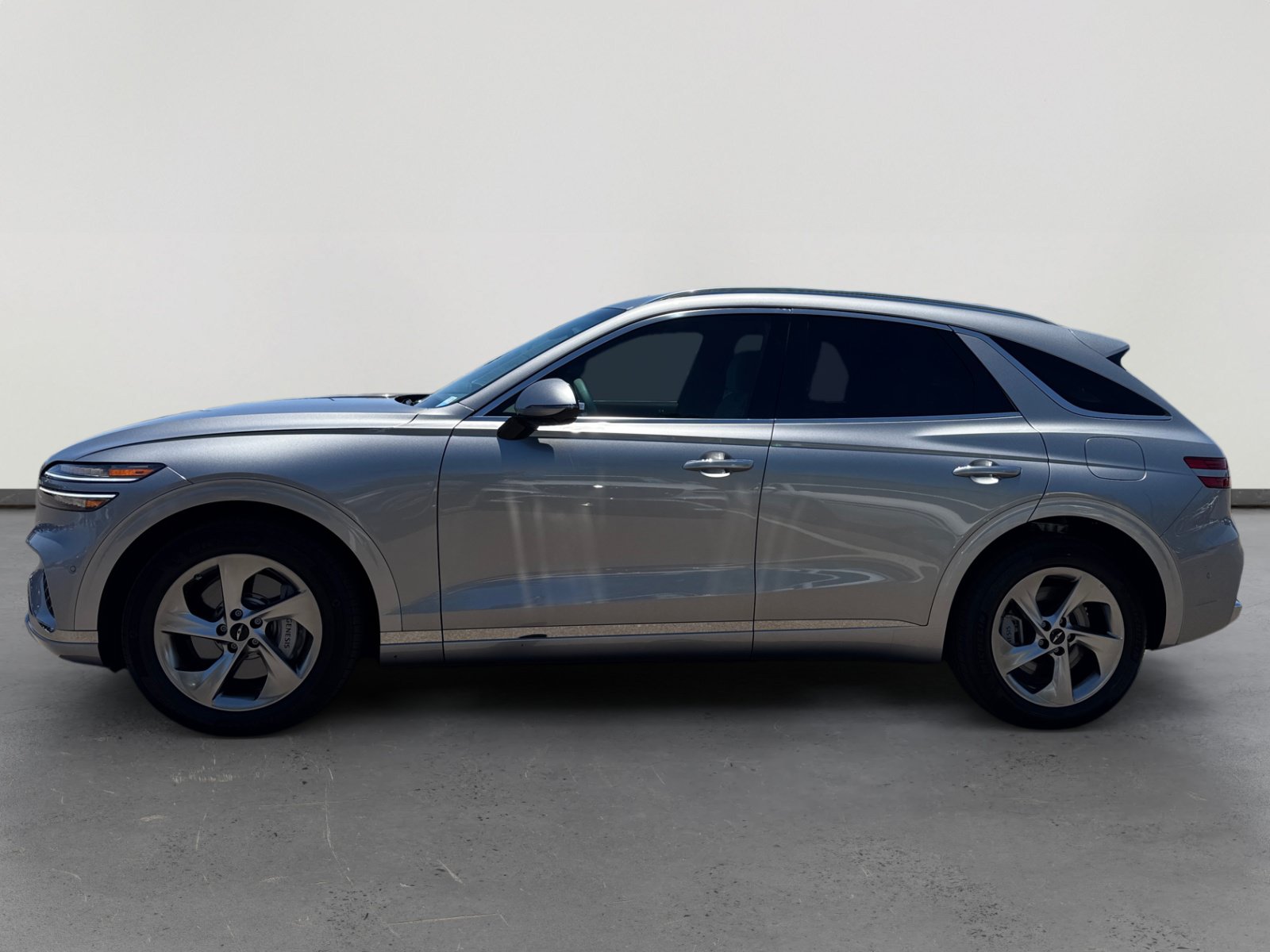 Used 2026 Genesis GV70 2.5T Advanced AWD/4WD image 2