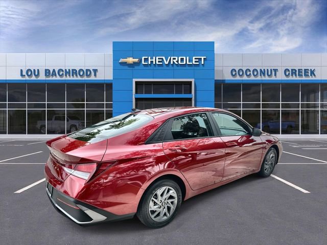 Used 2024 Hyundai Elantra SEL image 8