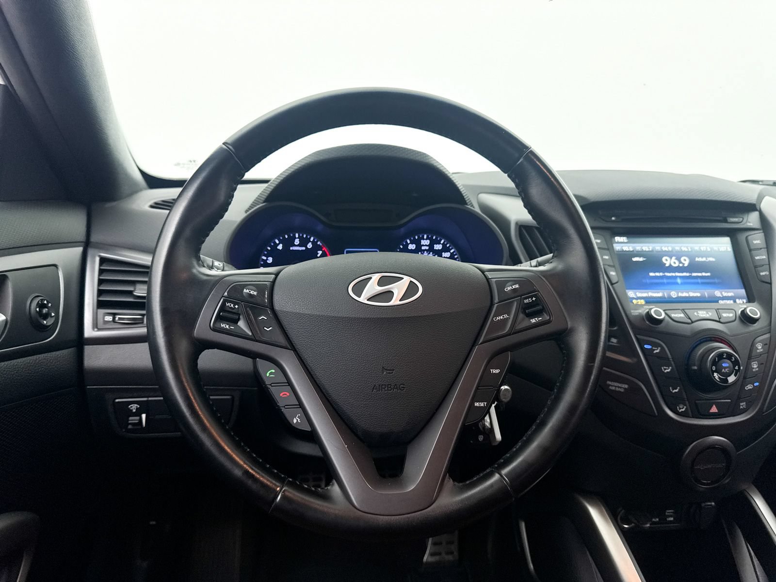 Used 2016 Hyundai Veloster Turbo R-Spec FWD image 3