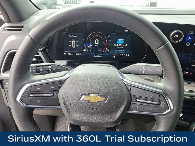 Used 2025 Chevrolet Suburban Premier AWD/4WD image 4