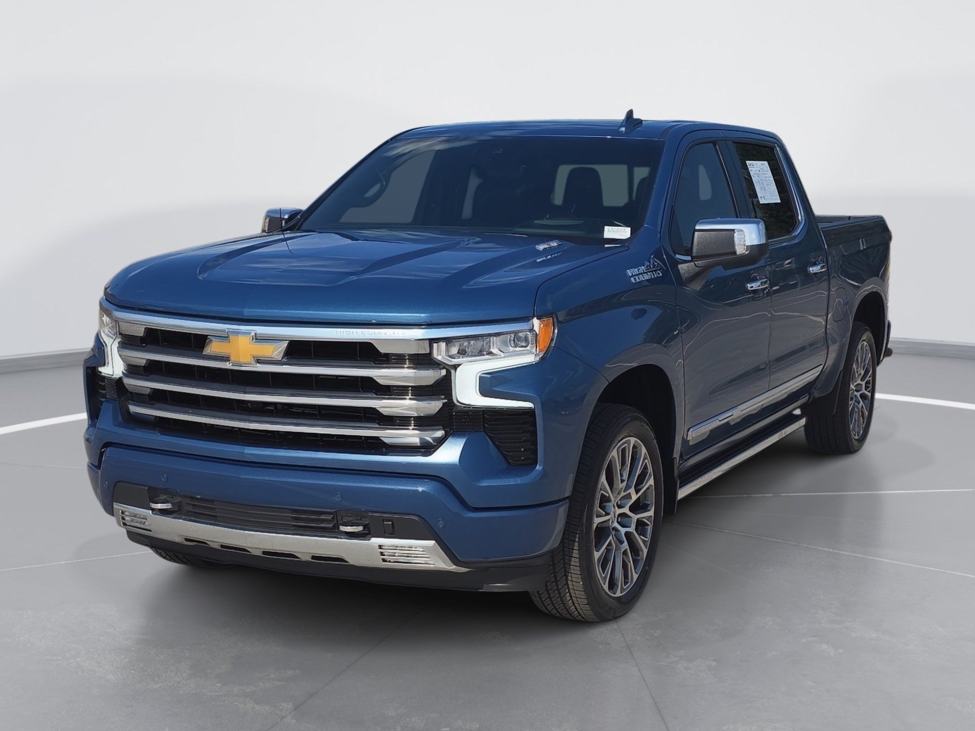 Used 2024 Chevrolet Silverado 1500 High Country w/ High Country Premium Package AWD/4WD image 7