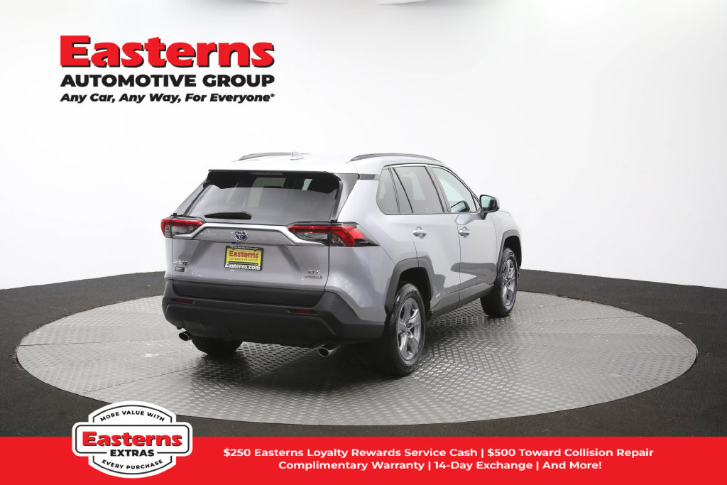 Used 2022 Toyota RAV4 XLE w/ Convenience Package AWD/4WD image 41