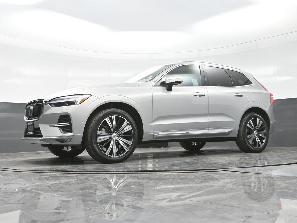 Used 2023 Volvo XC60 B5 Plus w/ Climate Package image 19