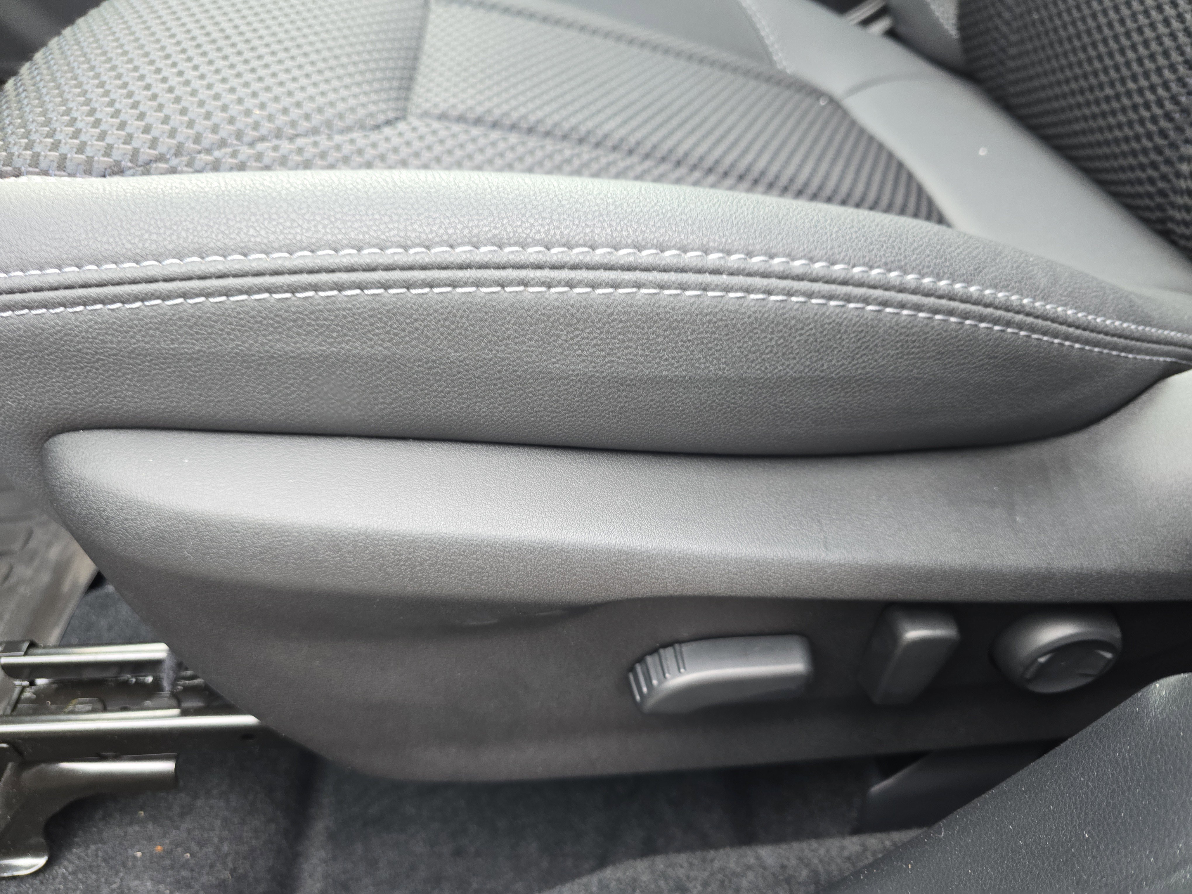 Used 2020 Subaru Forester Premium image 18