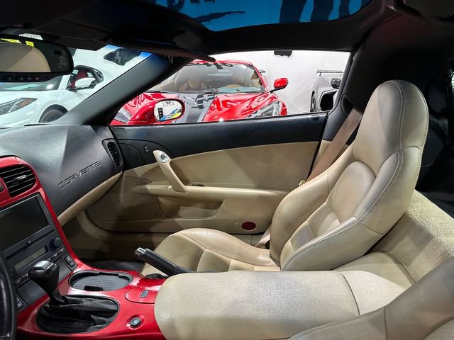 Used 2005 Chevrolet Corvette Coupe w/ Preferred Equipment Group RWD image 12