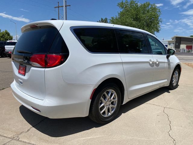 Used 2023 Chrysler Voyager LX FWD image 6