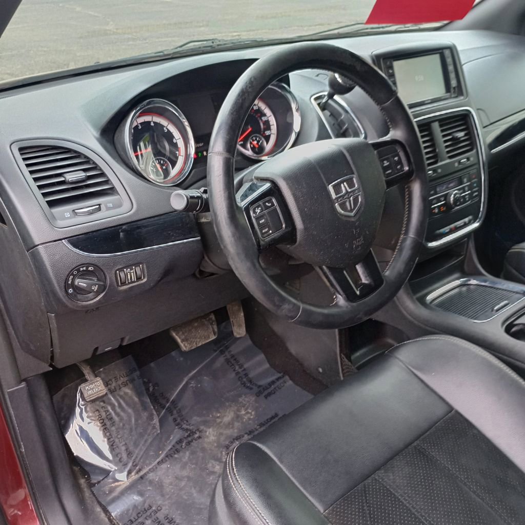 Used 2018 Dodge Grand Caravan SXT w/ Driver Convenience Group image 9