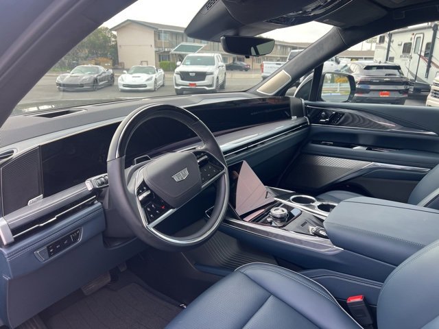 Used 2025 Cadillac Escalade IQ Luxury 2 w/ LPO, Premium Carpet Package image 15