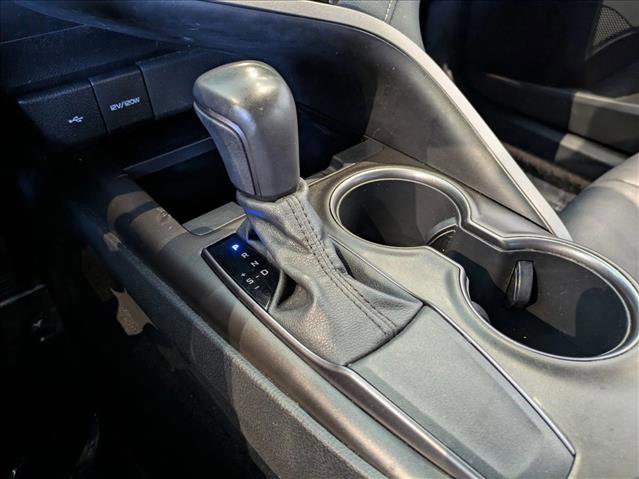 Used 2021 Toyota Camry SE w/ Convenience Package FWD image 12