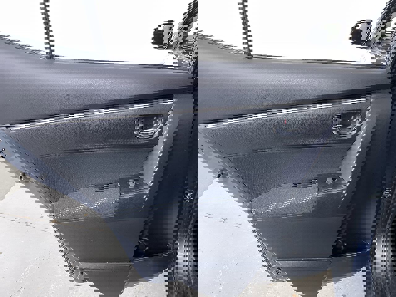 Used 2018 Toyota Corolla LE image 18