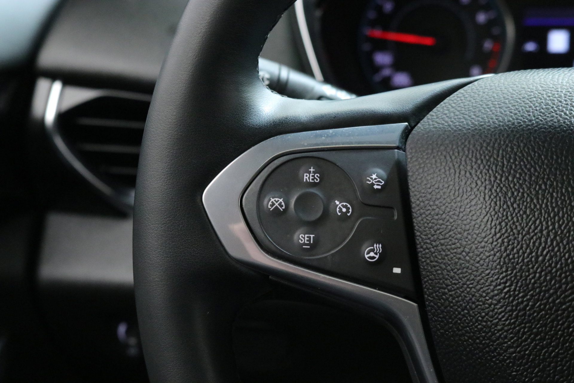 Used 2023 Chevrolet Traverse RS image 13