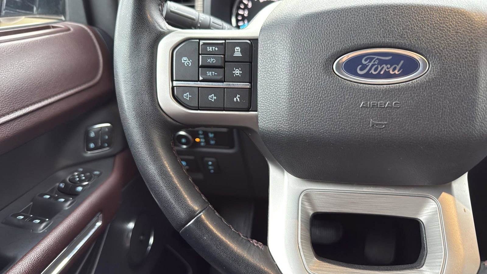 Certified 2024 Ford Expedition Limited image 17