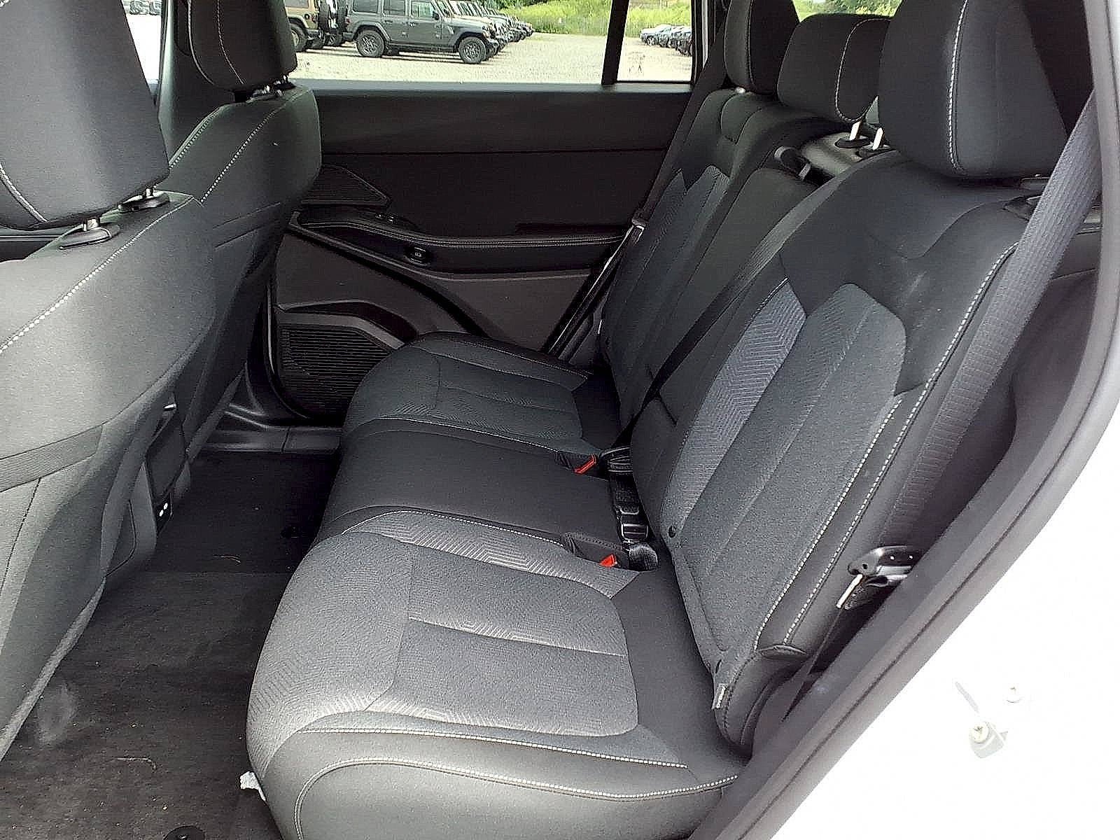 New 2026 Jeep Cherokee Laredo AWD/4WD image 7