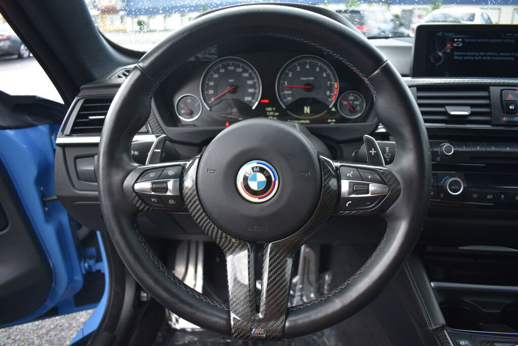 Used 2015 BMW M4 Convertible image 2