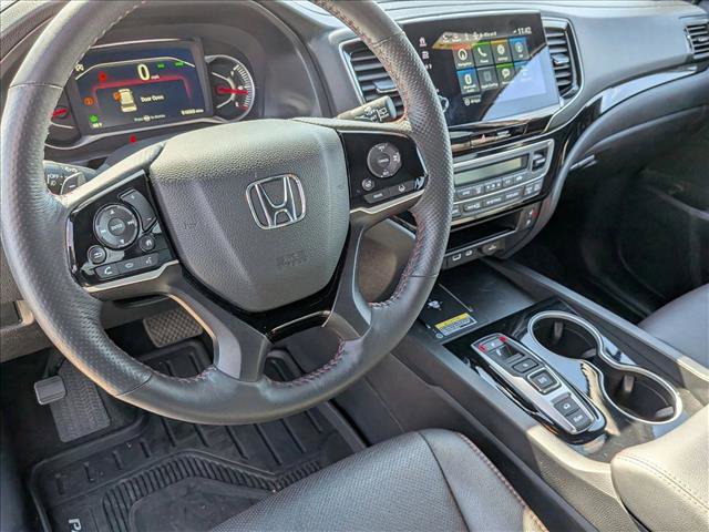 Certified 2025 Honda Passport Black Edition image 10