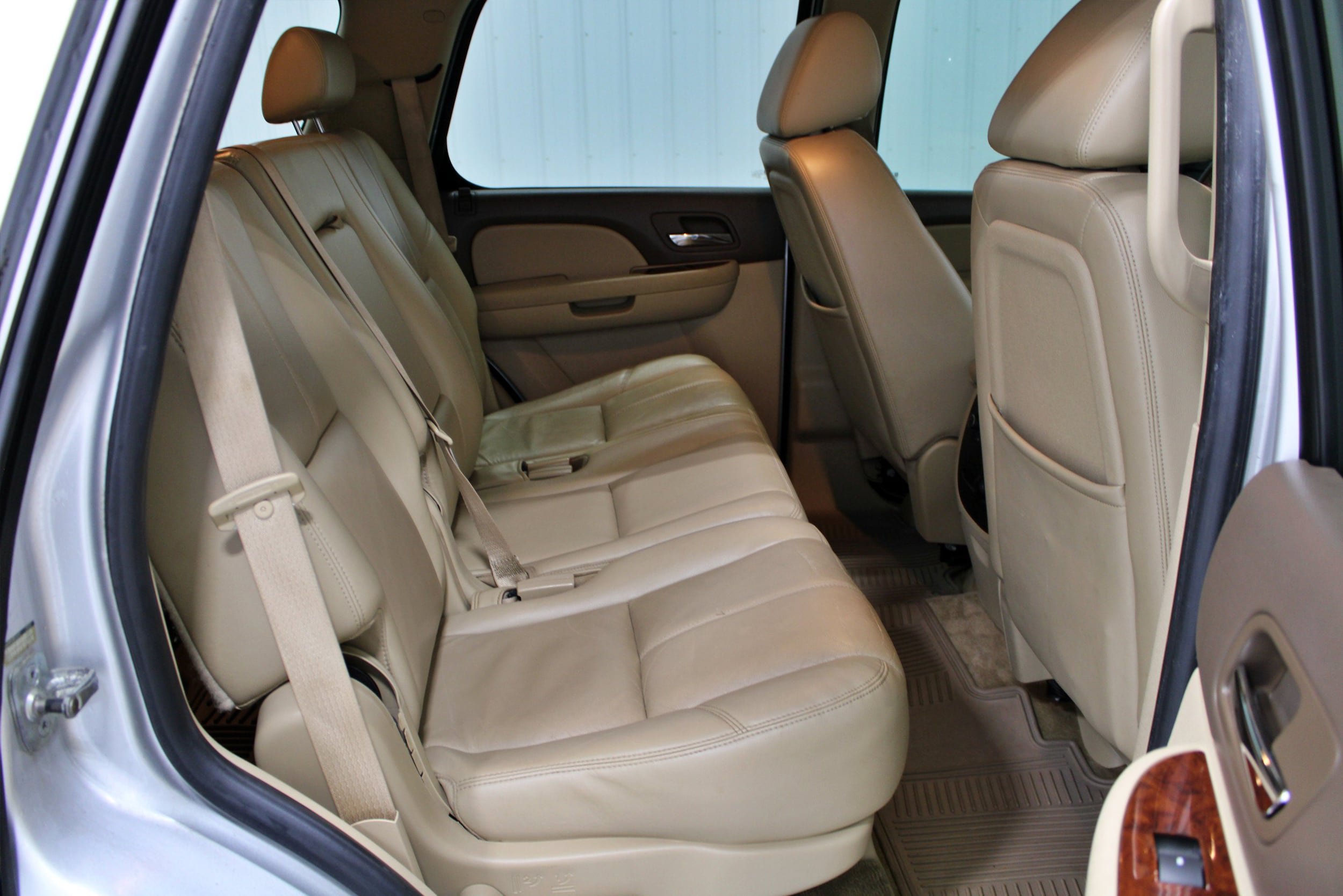 Used 2010 GMC Yukon SLT w/ SLT-2 Equipment Package AWD/4WD image 22