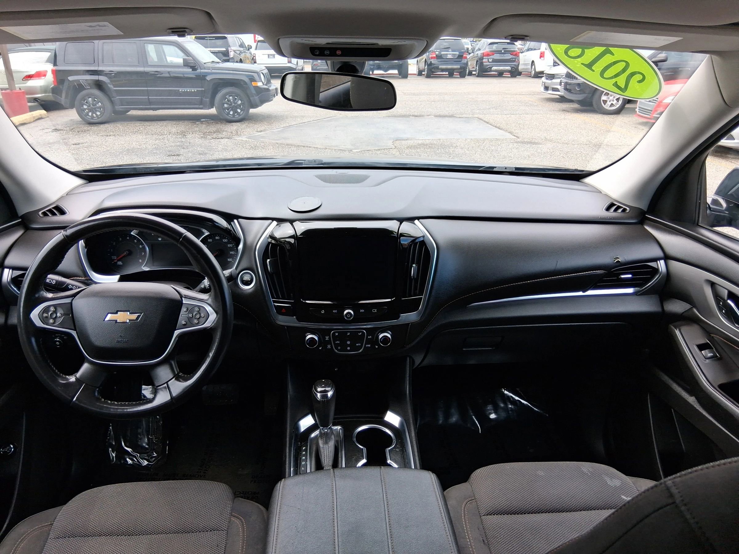 Used 2018 Chevrolet Traverse LT FWD image 17