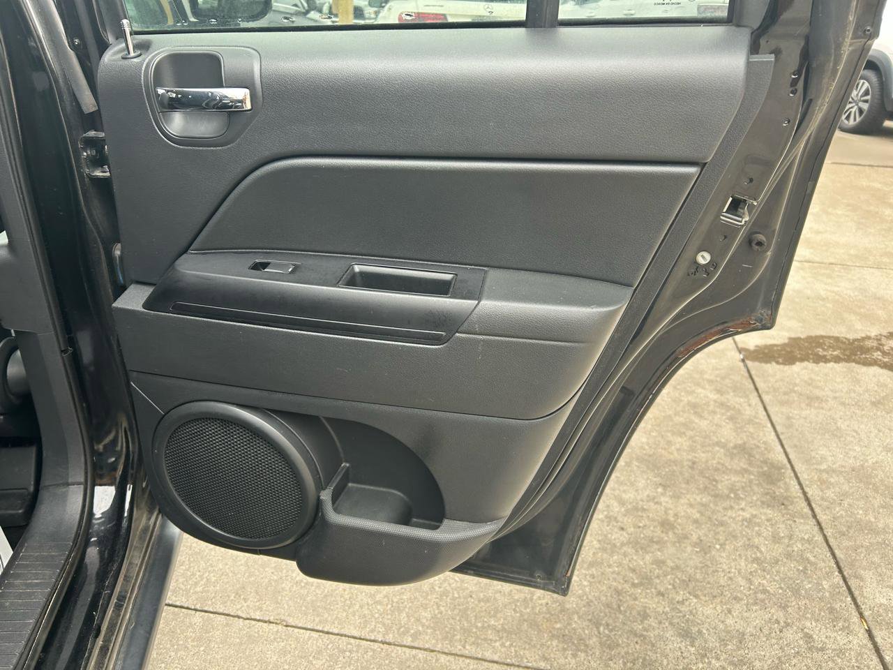 Used 2014 Jeep Compass Sport w/ Power Value Group image 15