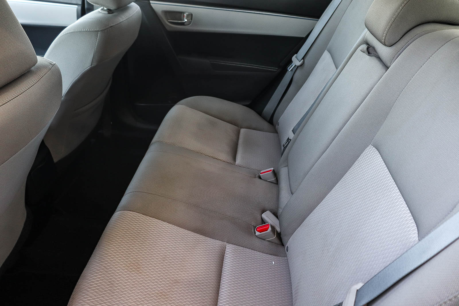 Used 2015 Toyota Corolla LE FWD image 21