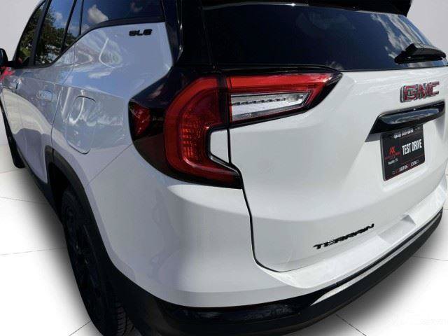 Used 2023 GMC Terrain SLE w/ Driver Convenience Package FWD image 18