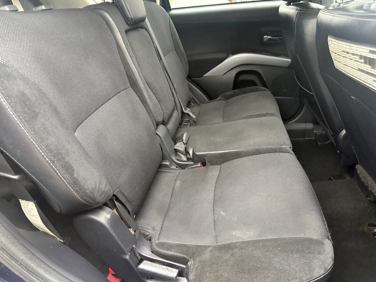 Used 2013 Mitsubishi Outlander SE image 13