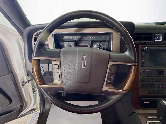 Used 2013 Lincoln Navigator 4WD w/ HD Trailer Tow Pkg image 13