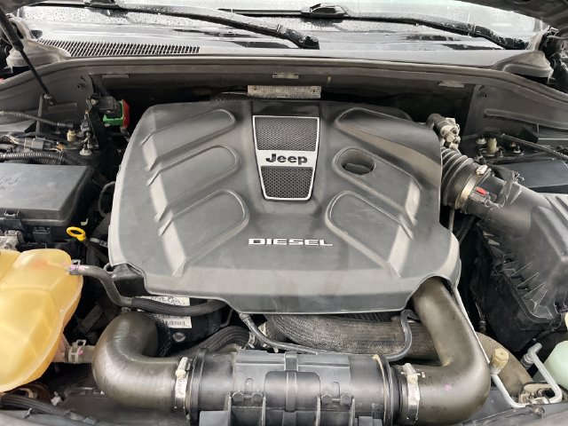 Used 2015 Jeep Grand Cherokee Overland w/ Advanced Technology Group AWD/4WD image 31