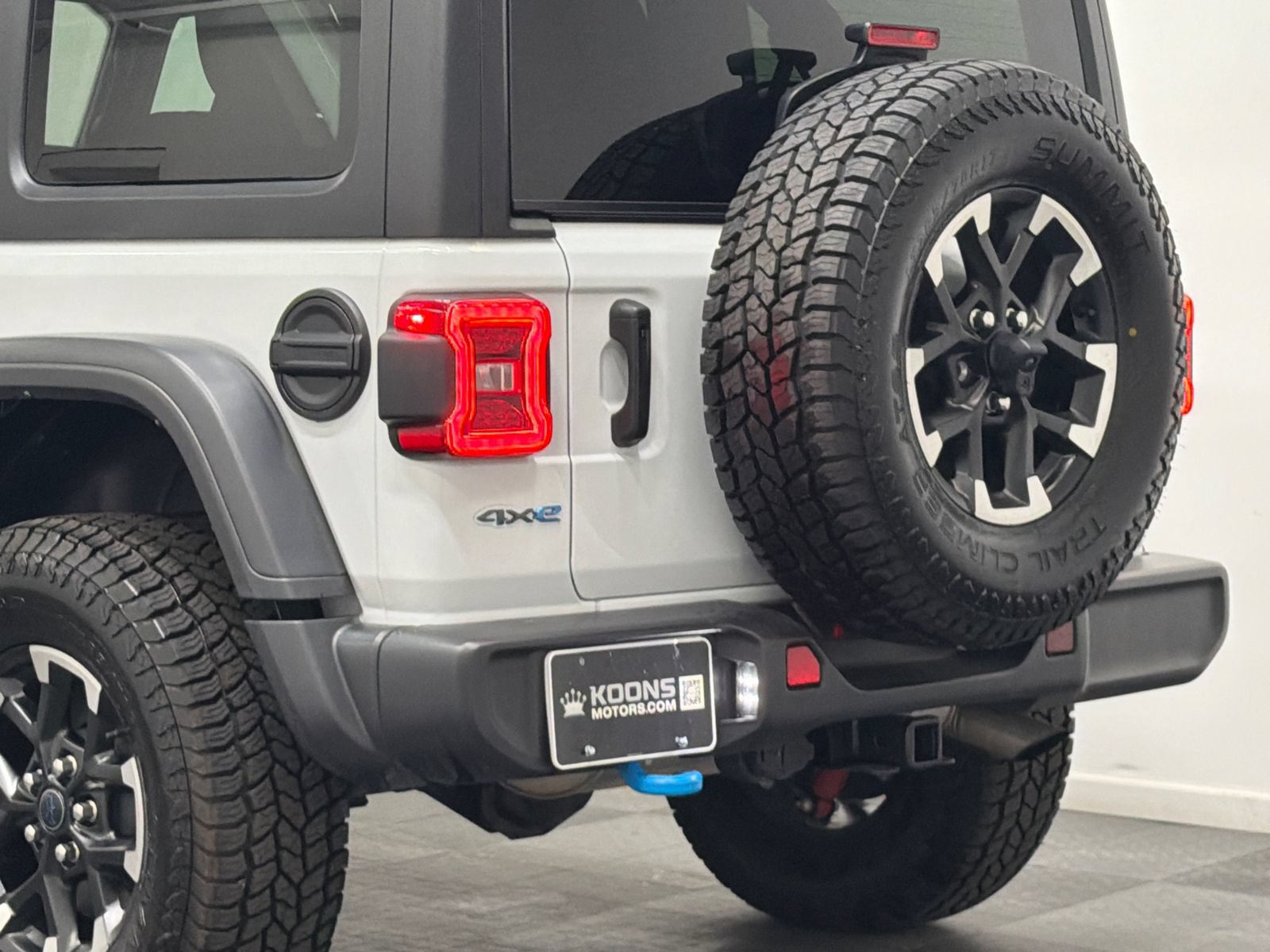 Used 2024 Jeep Wrangler Unlimited Rubicon 4xe AWD/4WD image 7