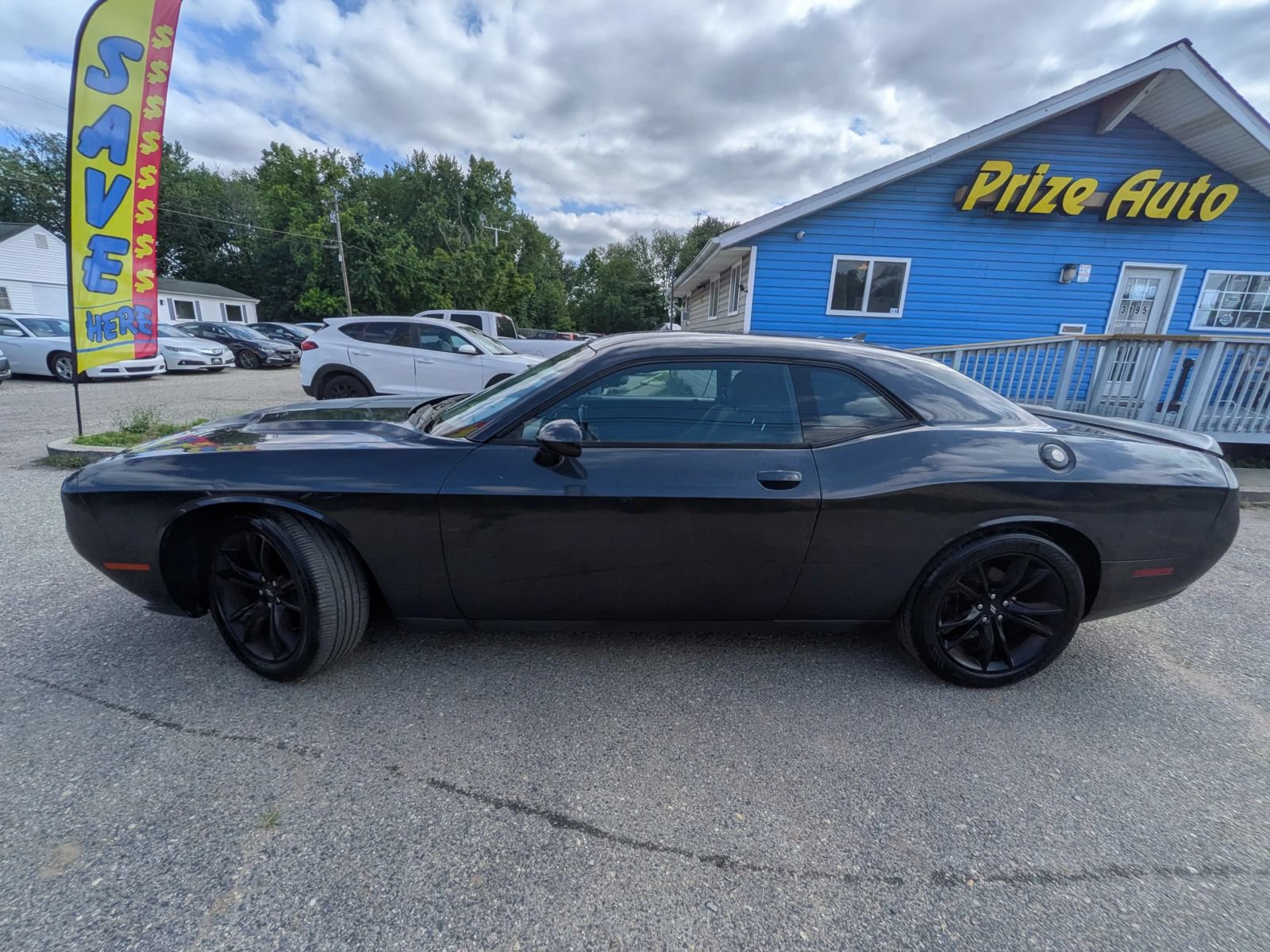 Used 2017 Dodge Challenger SXT w/ Blacktop Package RWD image 3